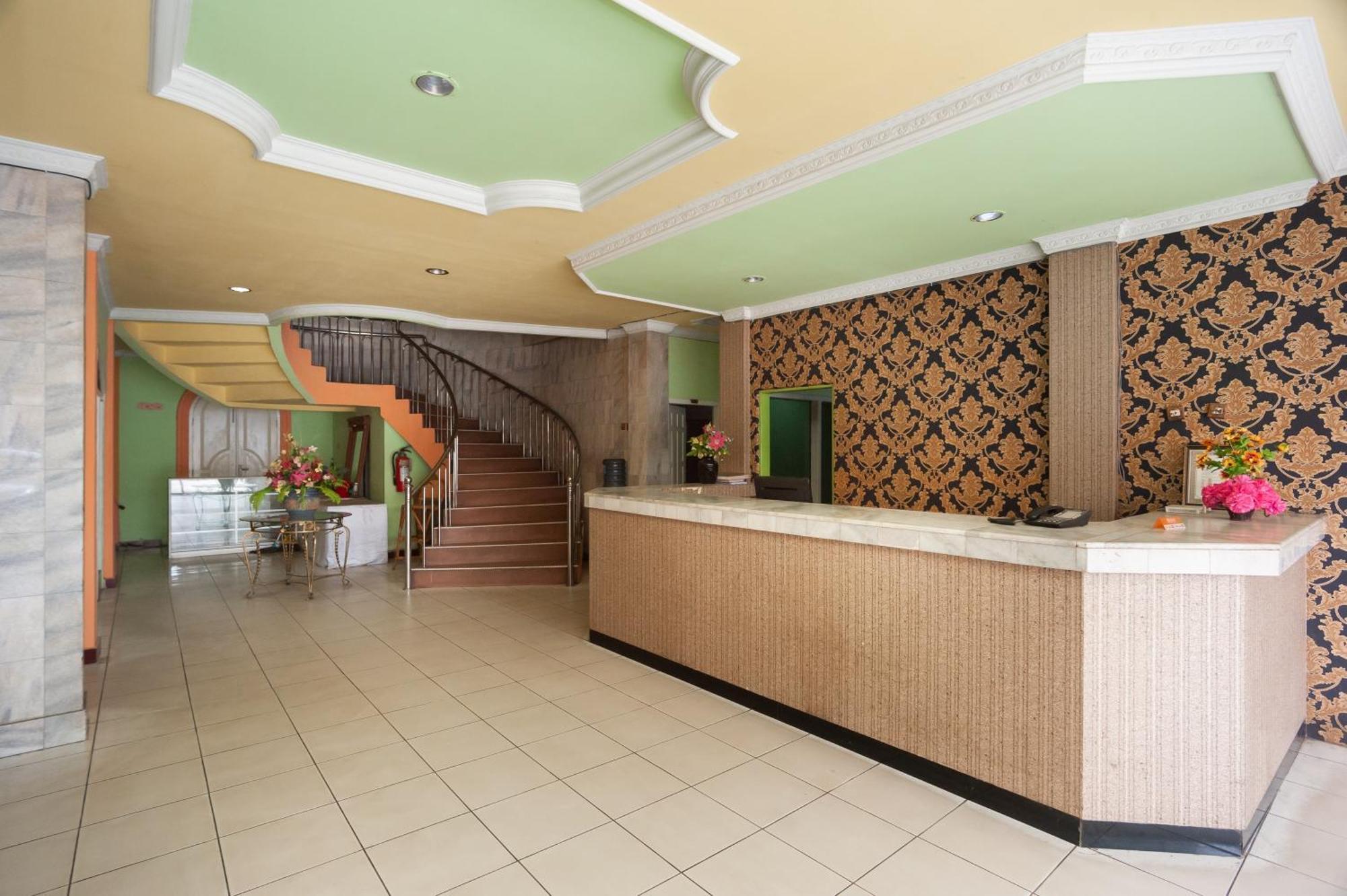 Reddoorz Syariah At Hotel Matahari 2 Jambi Exterior foto
